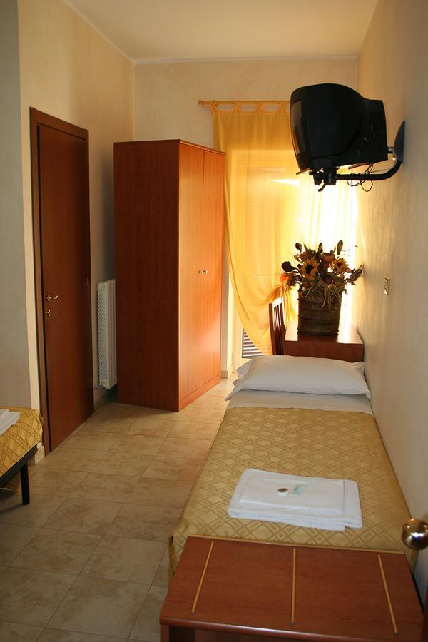 Hotel Casarola - Trigoria Castel di Decima Exteriör bild
